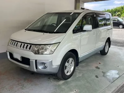 Mitsubishi DELICA D5