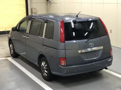Toyota ISIS
