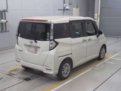 Toyota TANK