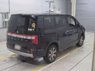 Mitsubishi DELICA D5