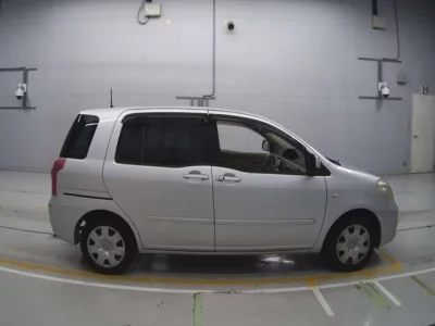 Toyota RAUM
