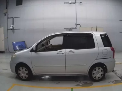 Toyota RAUM