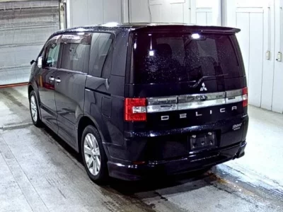 Mitsubishi DELICA D5