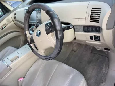 Toyota ESTIMA HYBRID