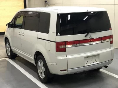 Mitsubishi DELICA D5
