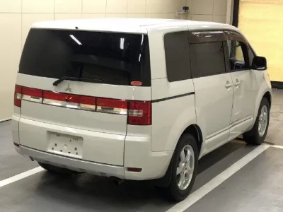 Mitsubishi DELICA D5