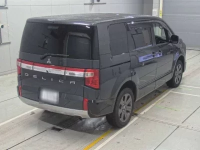 Mitsubishi DELICA D5