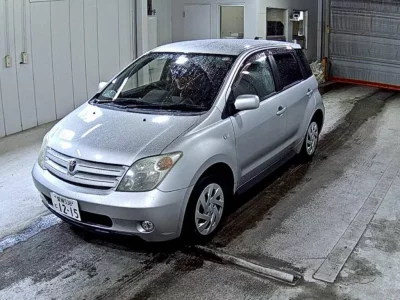 Toyota IST