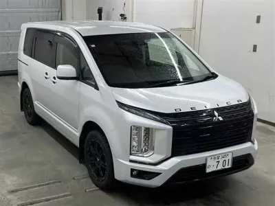 Mitsubishi DELICA D5