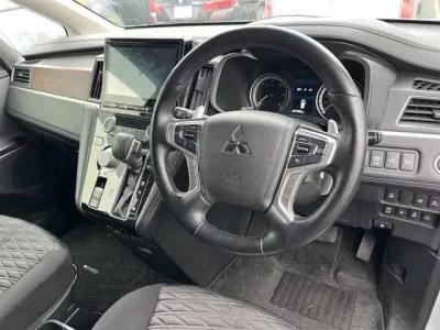 Mitsubishi DELICA D5