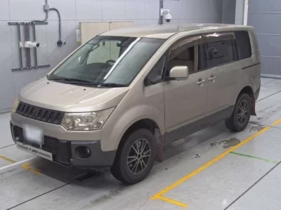 Mitsubishi DELICA D5