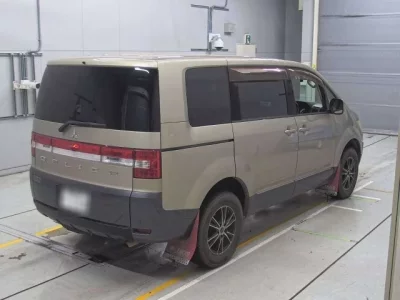 Mitsubishi DELICA D5