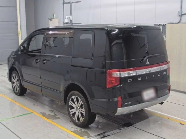 Mitsubishi DELICA D5