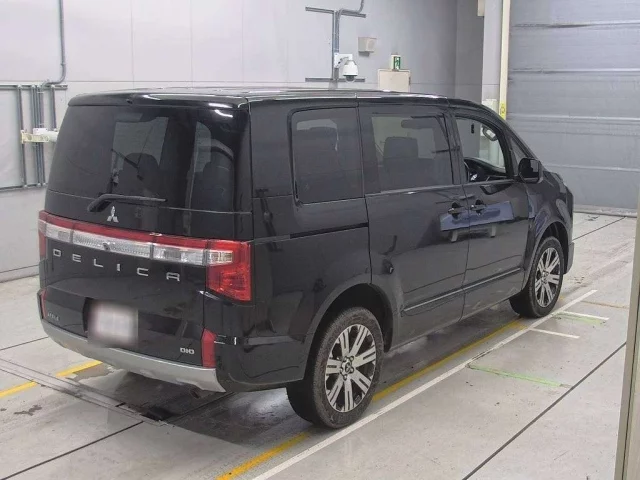 Mitsubishi DELICA D5