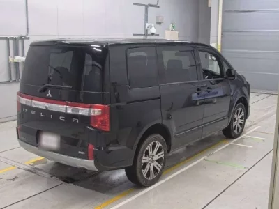 Mitsubishi DELICA D5