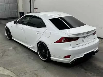 Lexus IS