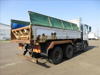 Isuzu TRUCK
