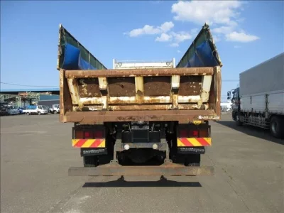 Isuzu TRUCK