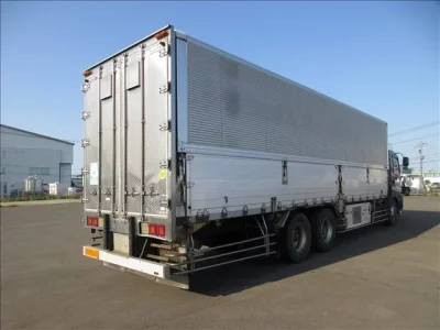 Isuzu TRUCK