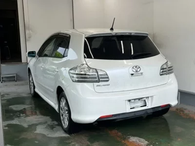 Toyota BLADE