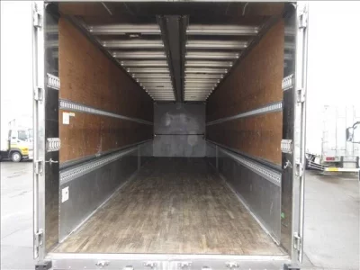 Isuzu TRUCK