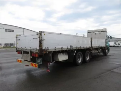 Isuzu TRUCK