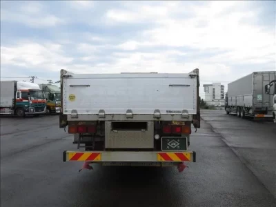 Isuzu TRUCK