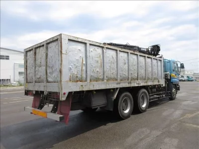 Isuzu TRUCK