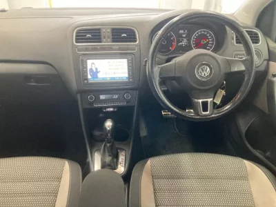 Volkswagen CROSS POLO