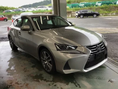 Lexus IS