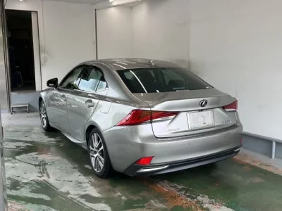 Lexus IS