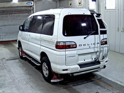 Mitsubishi DELICA