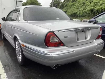 Jaguar XJ SERIES