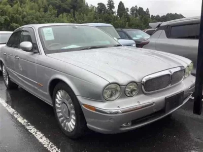 Jaguar XJ SERIES