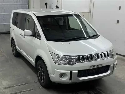 Mitsubishi DELICA D5