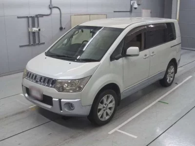 Mitsubishi DELICA D5