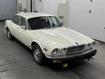 Jaguar XJ SERIES