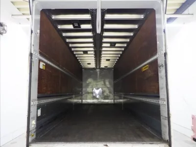 Isuzu TRUCK