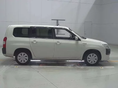Toyota SUCCEED