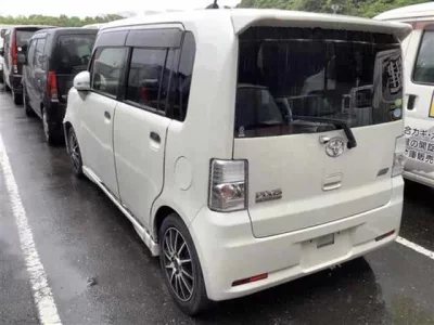 Toyota PIXIS SPACE