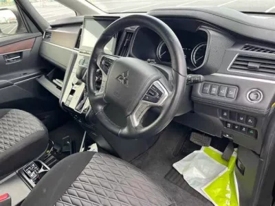 Mitsubishi DELICA D5