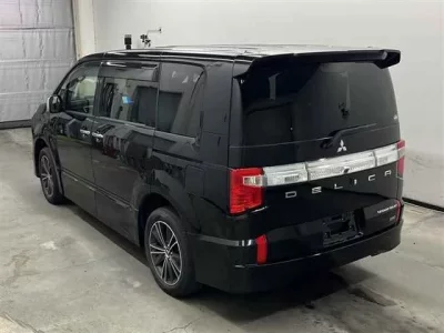 Mitsubishi DELICA D5