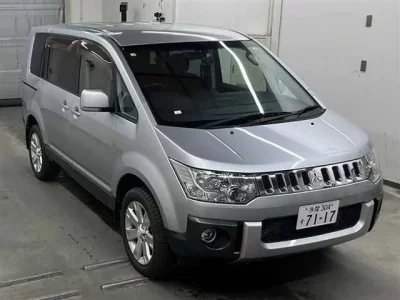 Mitsubishi DELICA D5