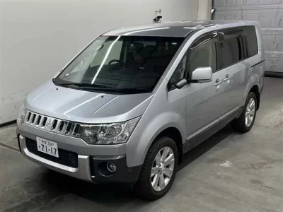 Mitsubishi DELICA D5