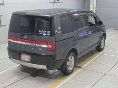Mitsubishi DELICA D5