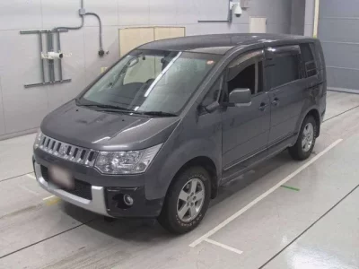 Mitsubishi DELICA D5