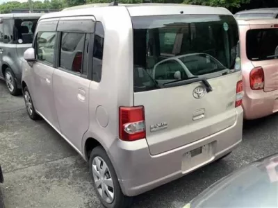 Toyota PIXIS SPACE
