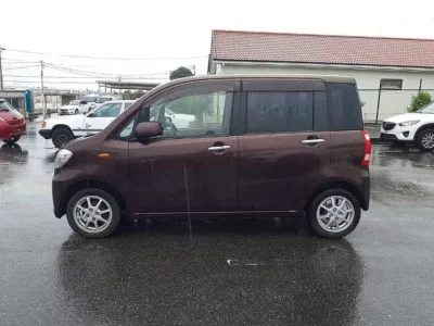 Daihatsu TANTO EXE