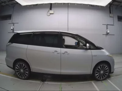 Toyota ESTIMA HYBRID