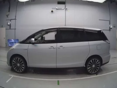 Toyota ESTIMA HYBRID